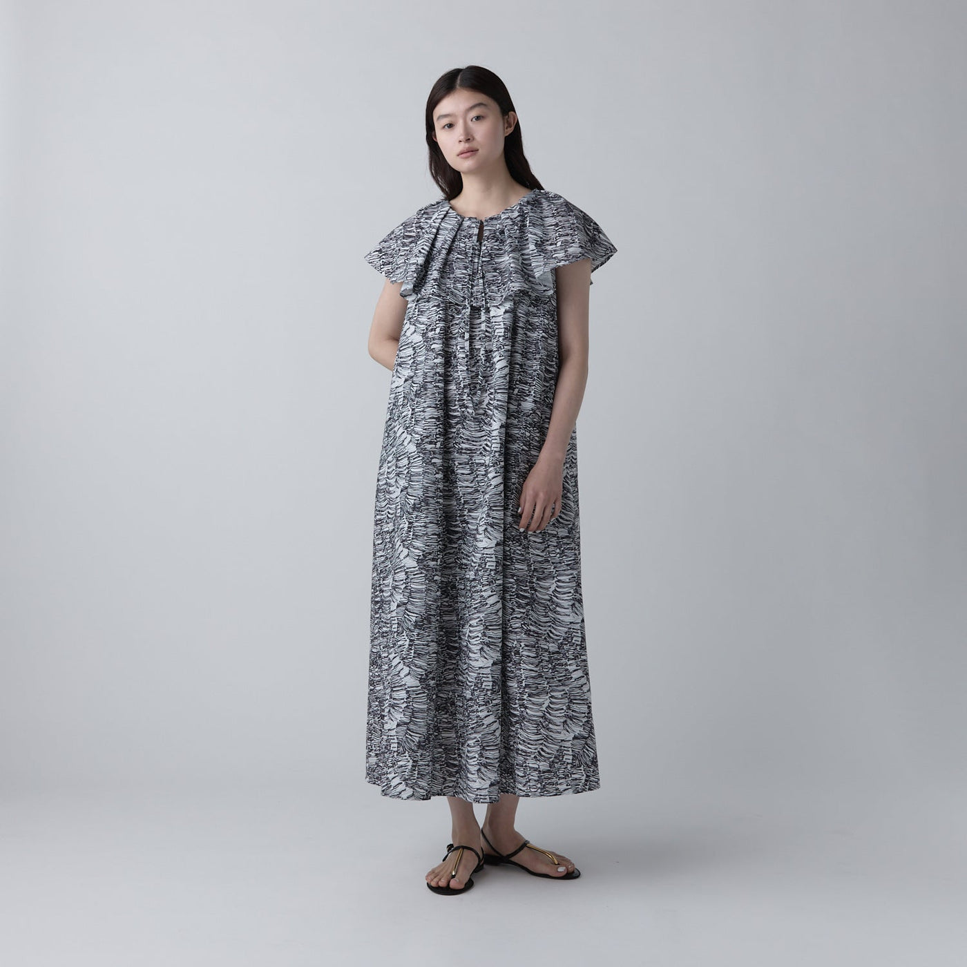 新作 HERALBONY ヘラルボニー ラッフルワンピース「焼肉」 ラッフルワンピース「焼肉」 – HERALBONY
