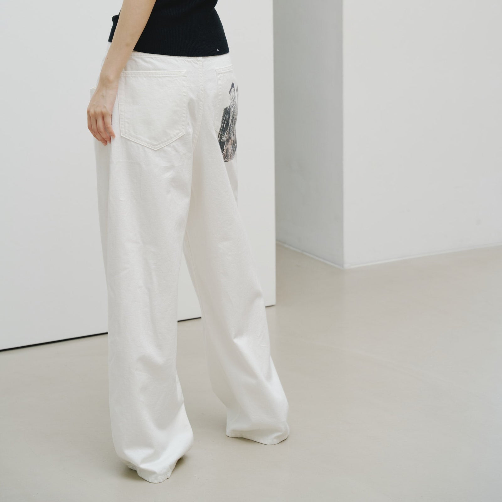 デニムパンツ「タイトル不明」 – HERALBONY