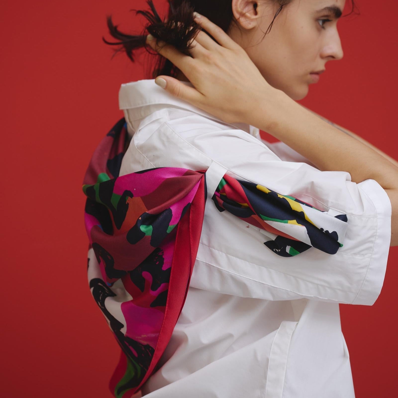 シルクスカーフ「タイトル不明」 – HERALBONY