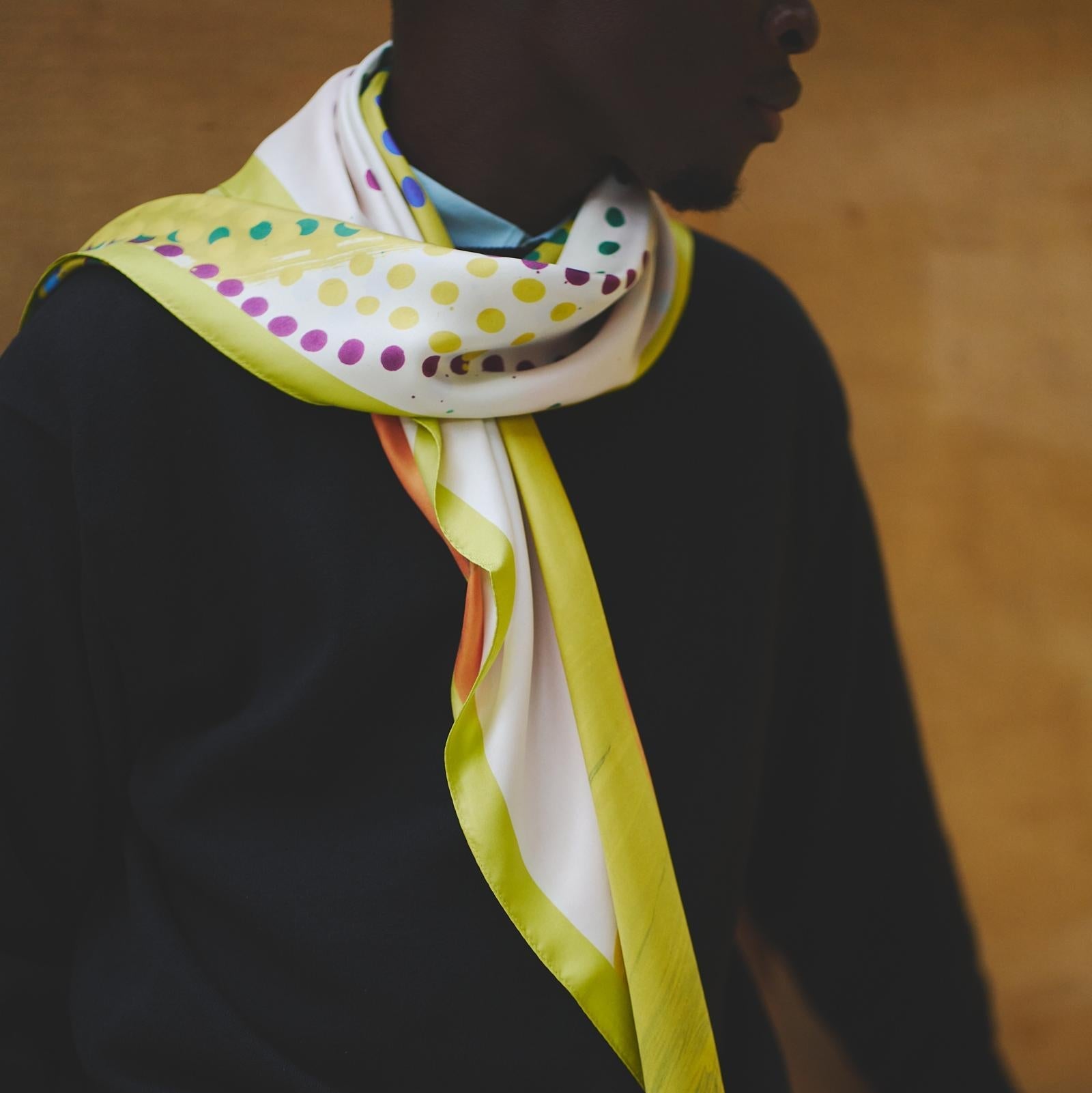 くみ　サウジアラビア　シルクスカーフ 予約商品｜12月上旬お届け】シルクスカーフ「タイトル不明