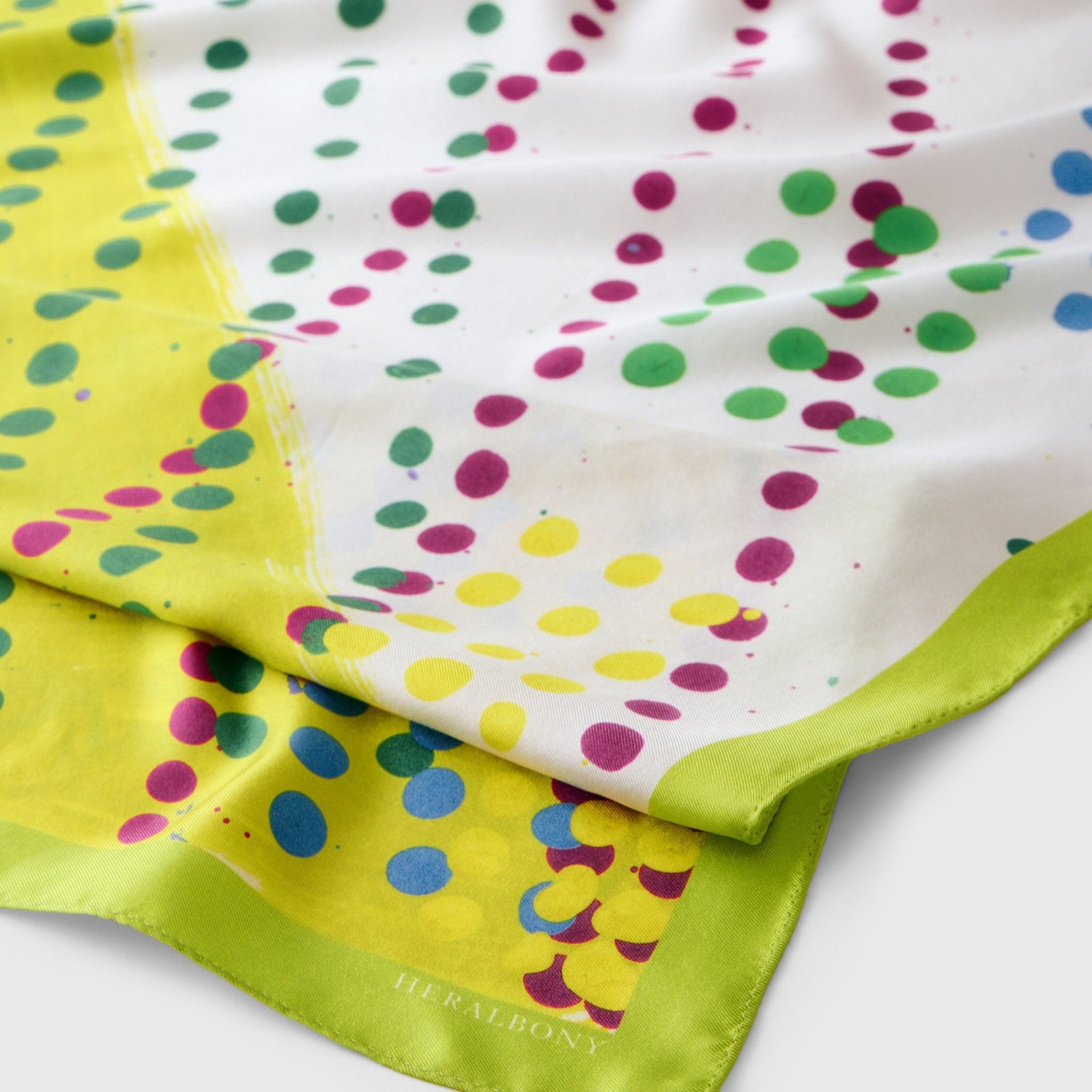 シルクスカーフ「タイトル不明」 – HERALBONY