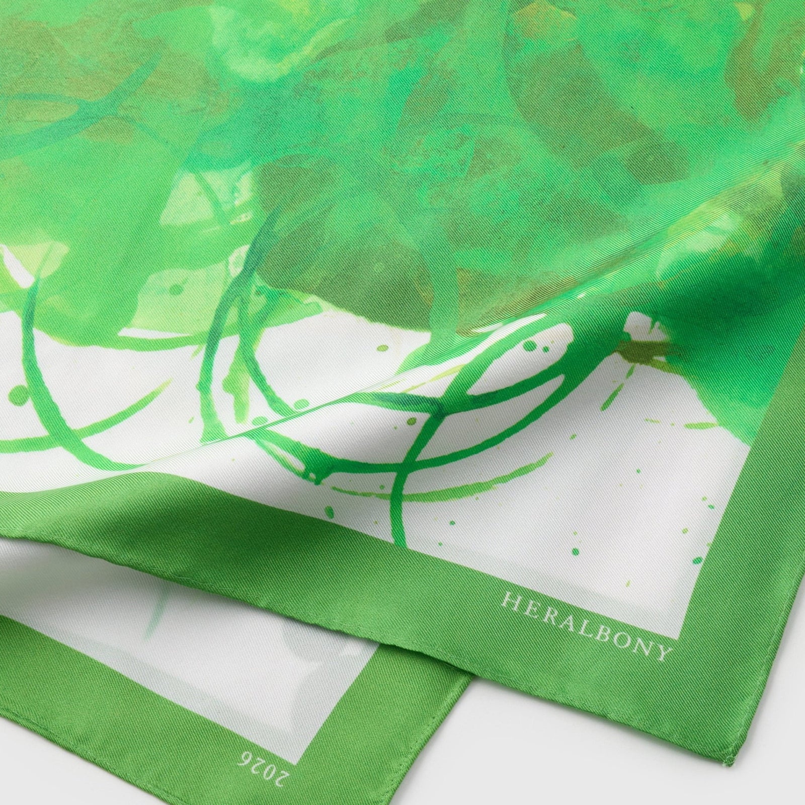 シルクスカーフ「タイトル不明」 – HERALBONY