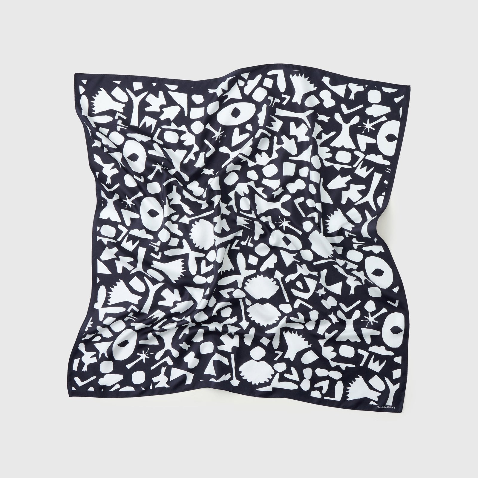 【新品未使用】HERALBONY シルクスカーフ「かえでのチョキチョキ」 hl-0000-sc01-5-8880395_1600x.