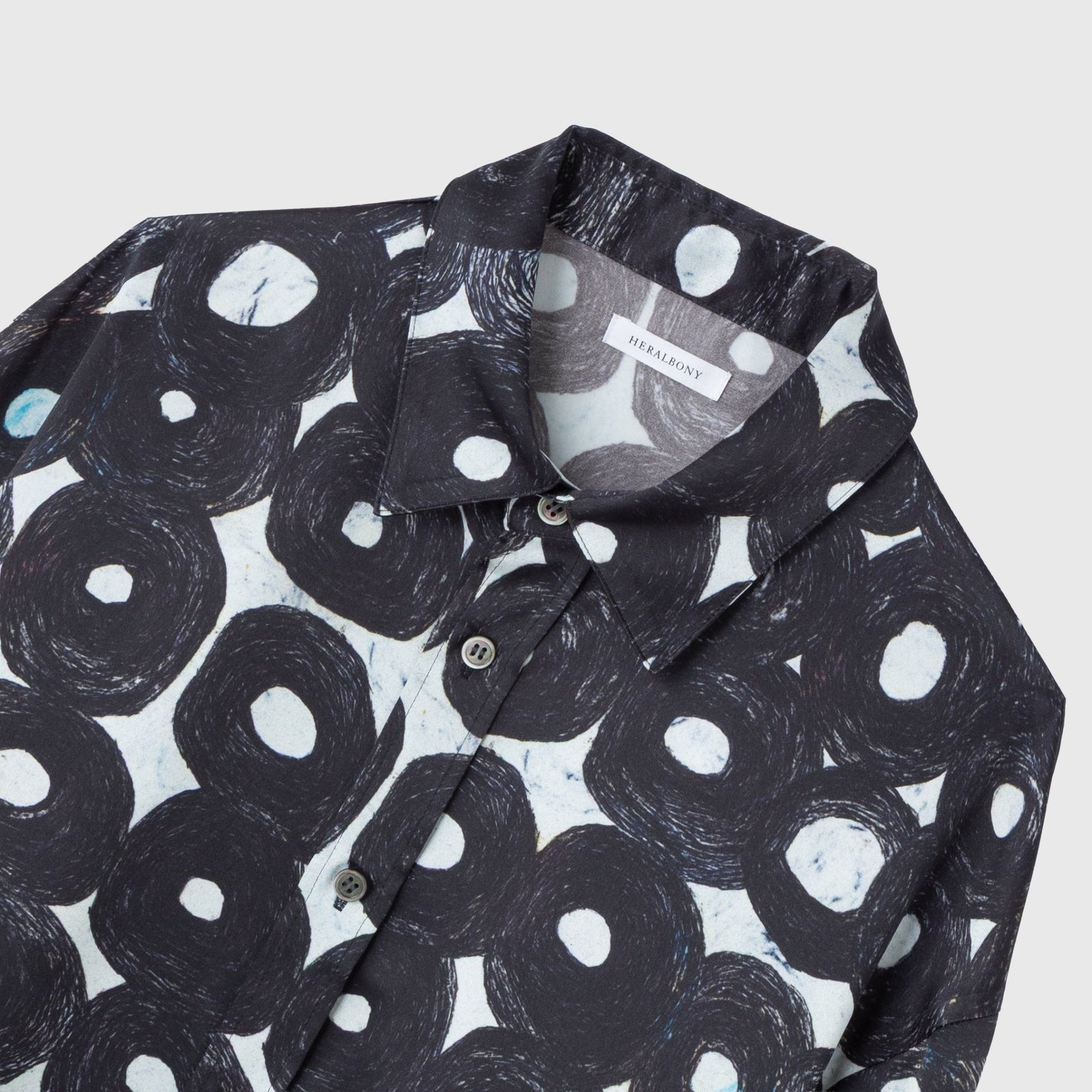 サテンシャツブラウス「（無題）（丸）」 – HERALBONY