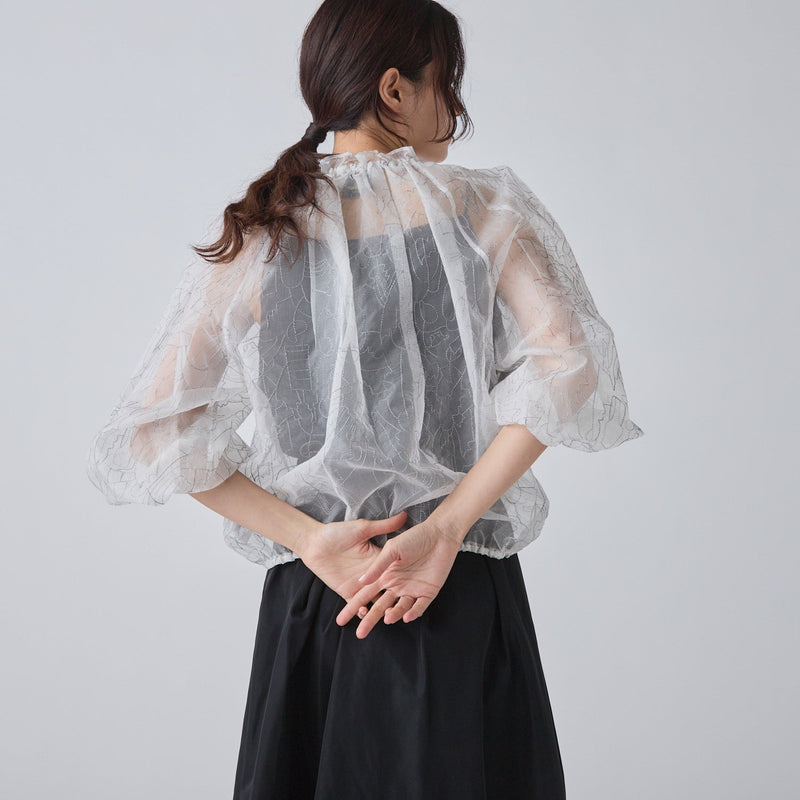 シルクオーガンジー刺繍ブラウス「夏の魔物」 – HERALBONY