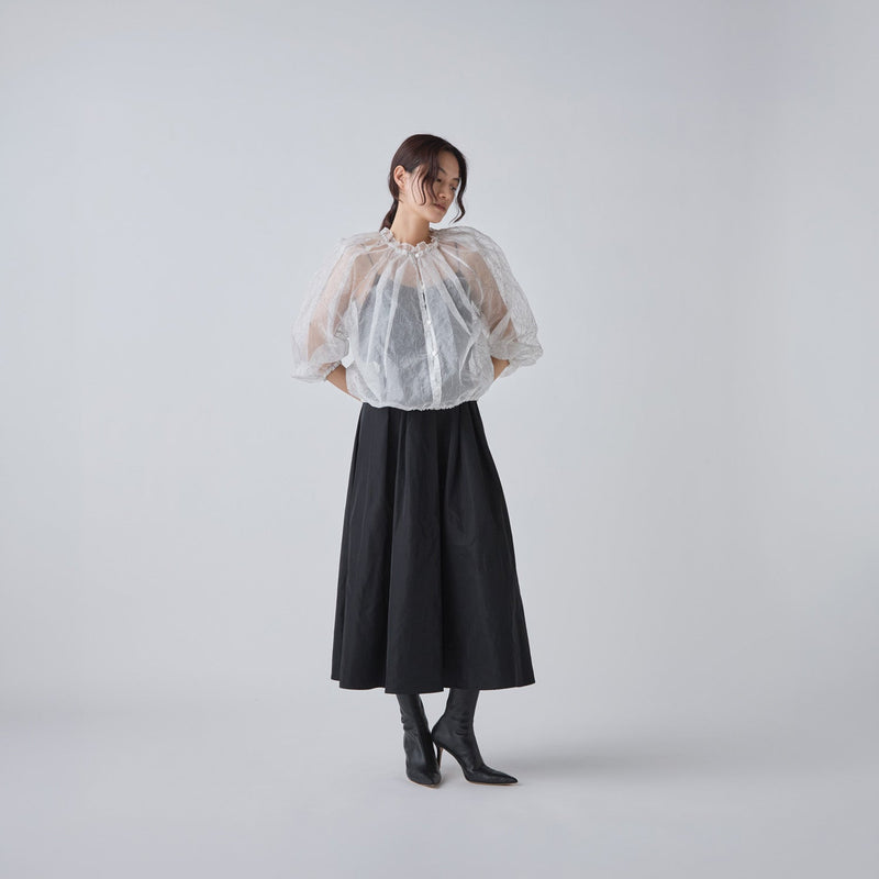シルクオーガンジー刺繍ブラウス「夏の魔物」 – HERALBONY