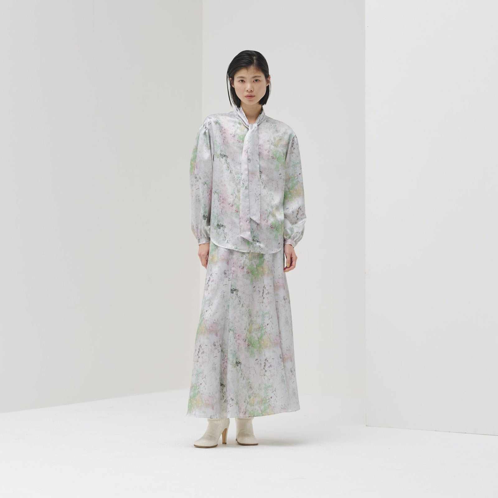 サテンスカート「サクラ」 – HERALBONY