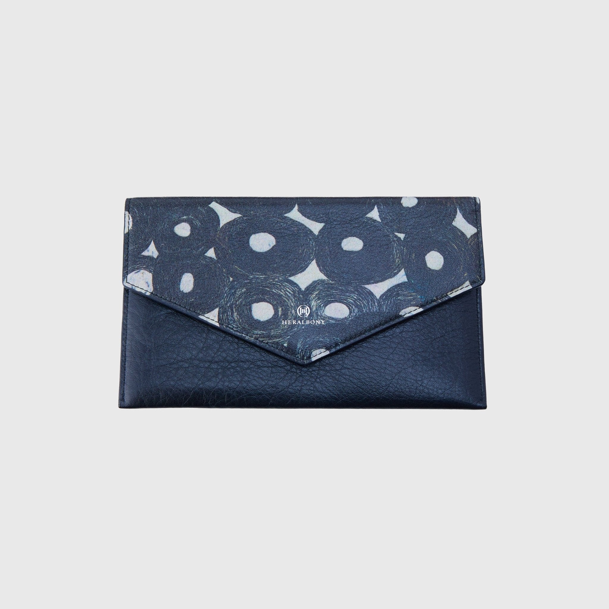 Hirono パスポートケース デニム Hirono Echo Series - Passport Bag - POP MART (United States)