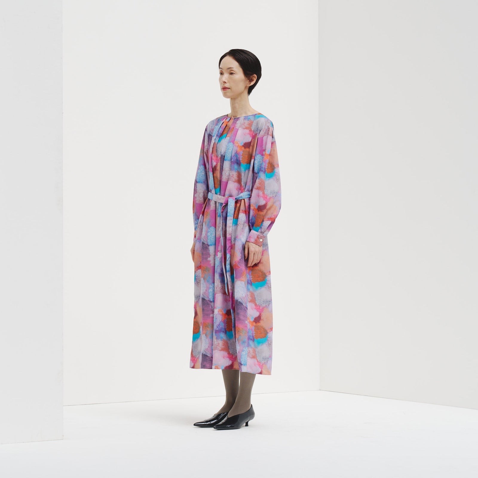 クルーネックワンピース「I like music. I like dancing.」 – HERALBONY