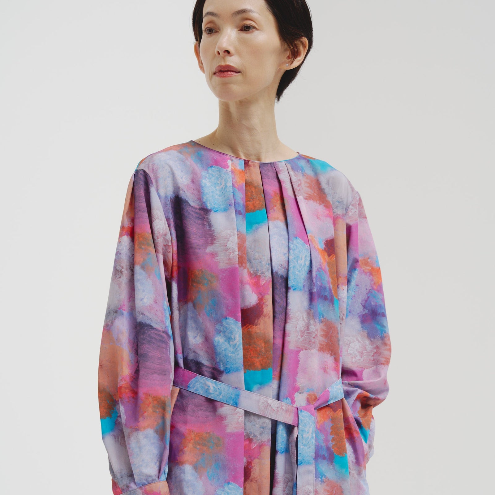 クルーネックワンピース「I like music. I like dancing.」 – HERALBONY