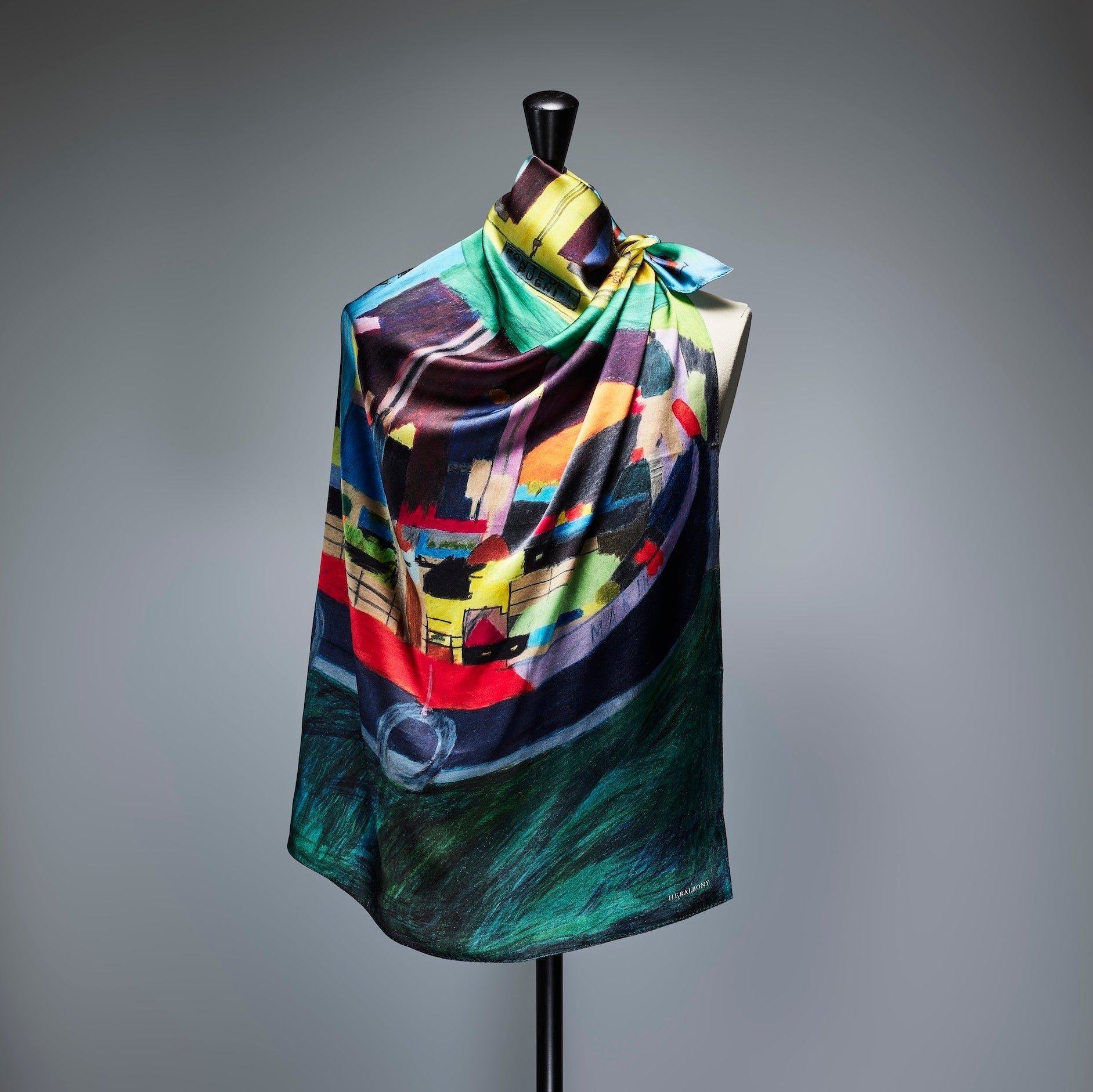 ヘラルボニー　シルクスカーフ「りんごのブーケ」 ヘラルボニー シルクスカーフ Yuh Mitani 「りんごのブーケ」 スカーフ