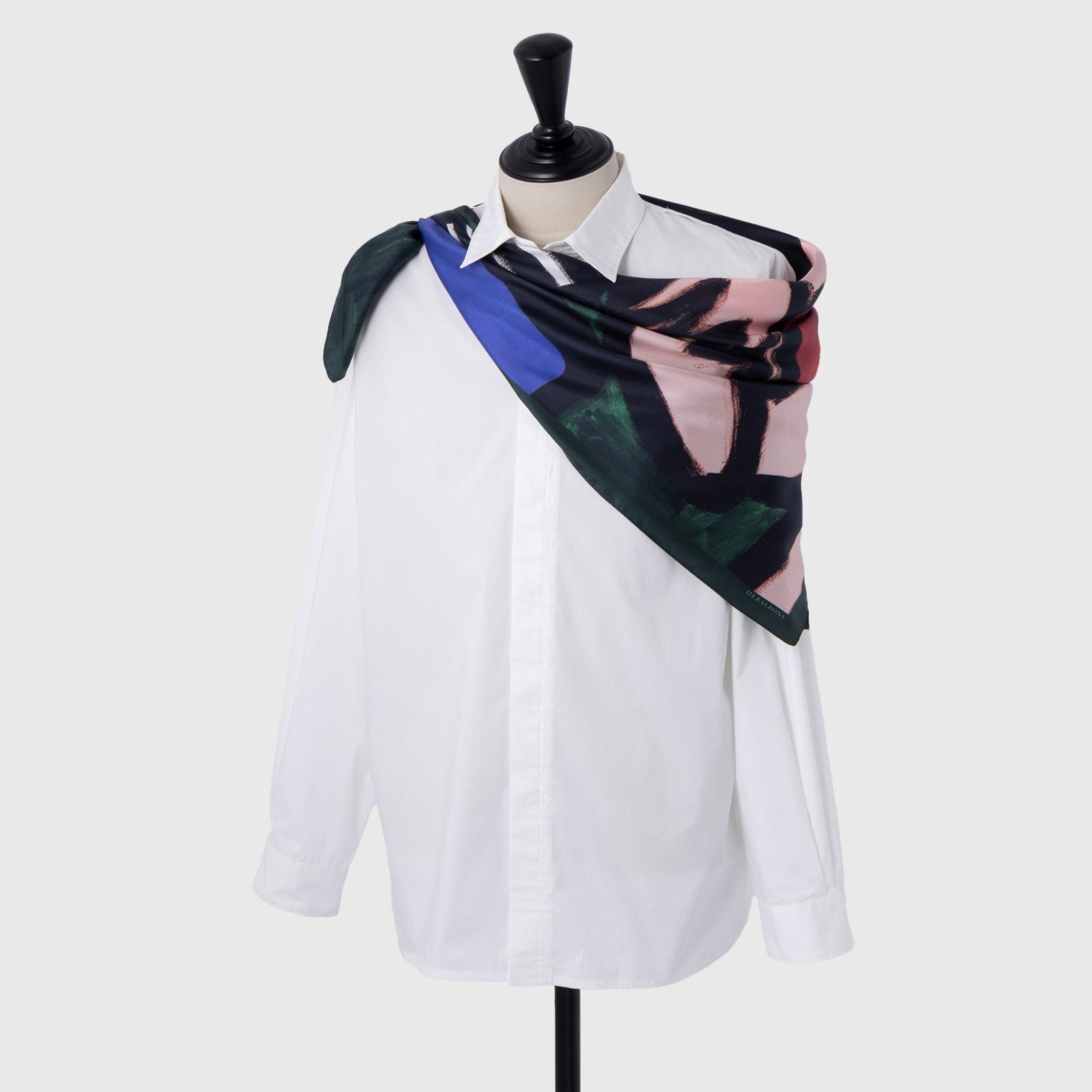 シルクスカーフ「untitled」 – HERALBONY